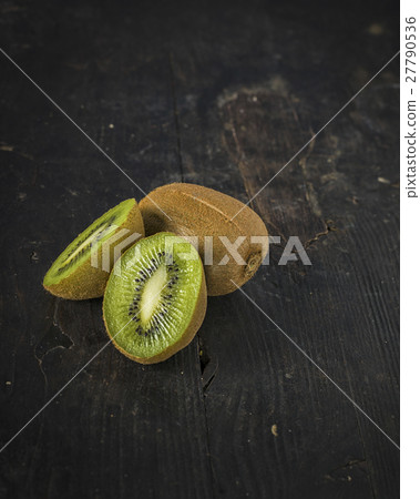 Kiwi Fruit close up 27790536