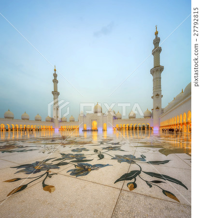 Sheikh Zayed Grand Mosque 27792815