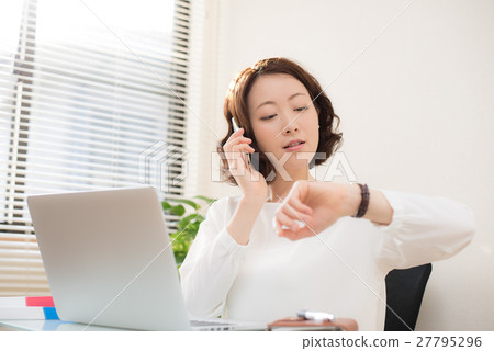 Business personal computer woman 27795296