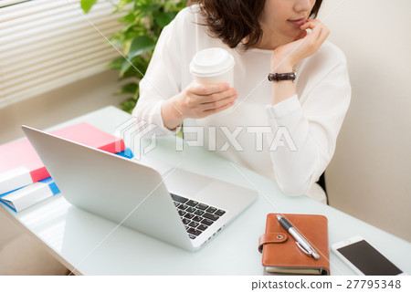 Business personal computer woman Business personal computer woman 27795348