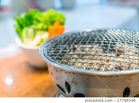 Empty hot barbecue grill . Empty hot barbecue grill . 27796546