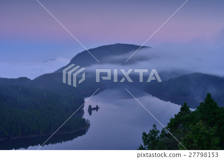 高山湖泊 27798153