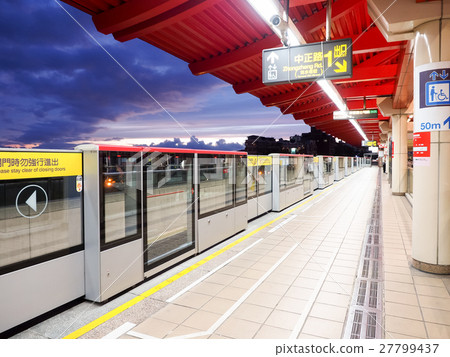 MRT station platform MRT station platform 27799437