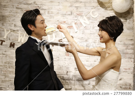 Wedding First Byte 27799880