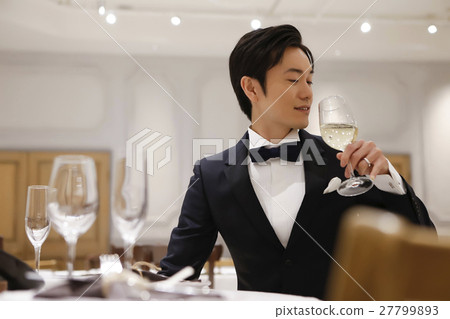 A wedding 27799893