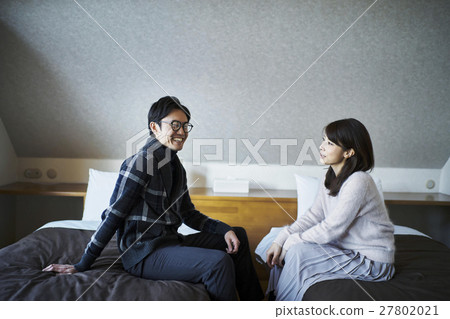 Villa Bedroom Couple 27802021
