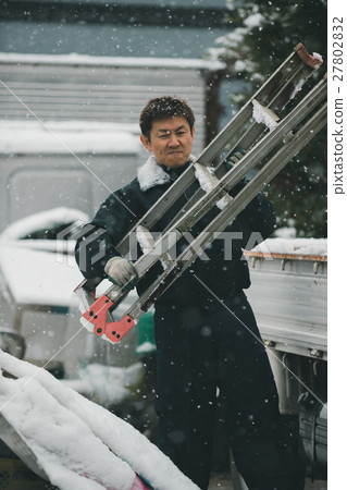 middle and old aged, worker, male 27802832