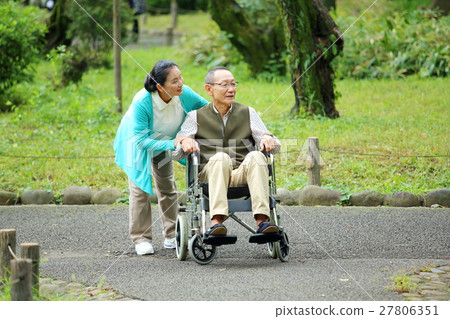 Senior couple for elderly care Senior couple for elderly care 27806351
