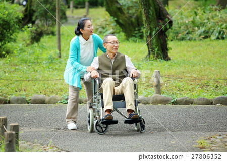 Senior couple for elderly care Senior couple for elderly care 27806352