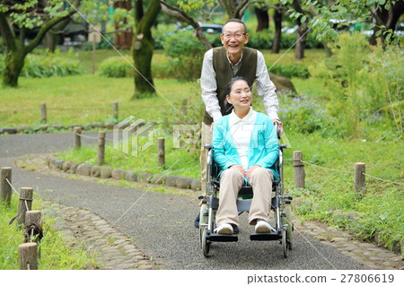Senior couple for elderly care 27806619