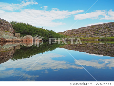 reflection in the lake 27806653