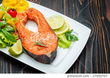 Crispy roasted salmon steak 27808707