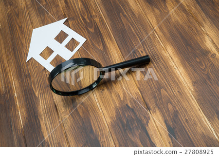 paper house with Magnifying Glass, House hunting 27808925