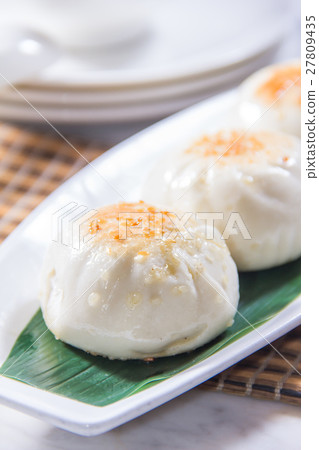 pan fried pork bun 27809435