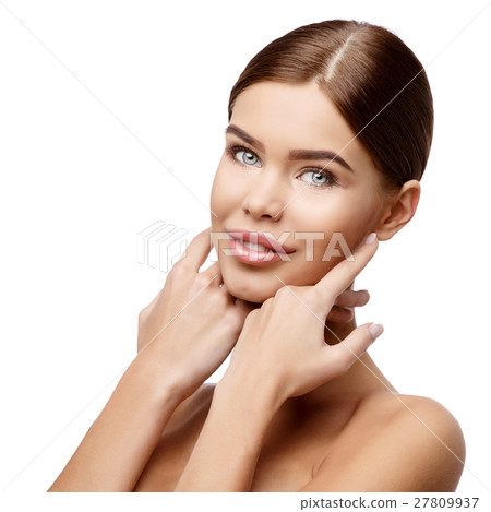 Beautiful Woman with Clean Fresh Skin  27809937