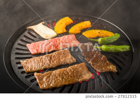 Luxury Wagyu Beef's BBQ set Japanese beef roasted meat set 27812315