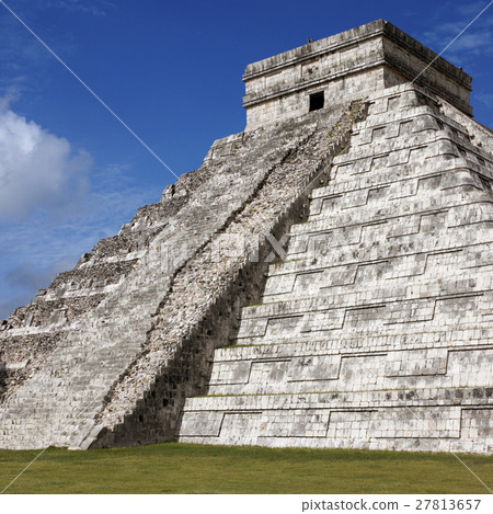 Chichen Itza - Mexico Chichen Itza - Mexico 27813657