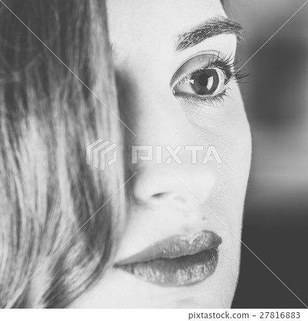Black And White Portrait Of Beautiful Classy Girl 27816883