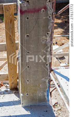 reinforced concrete column  27817772