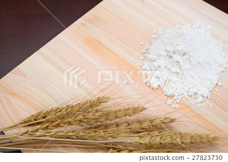 Prepare for cooking Flour and wheat 27823730