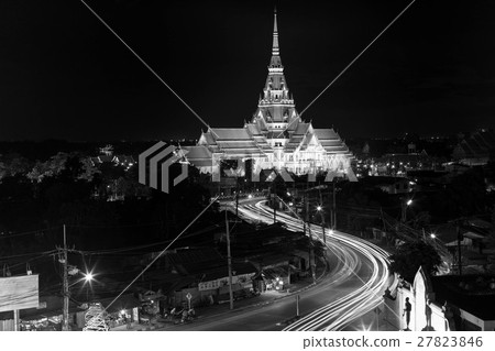 Wat Sothon Wararam WoraWihan with light trail  27823846