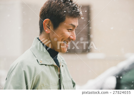 parcel delivery, snowy, delivering 27824035