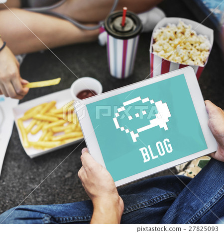 Social Media Blog Chat Icon Concept 27825093