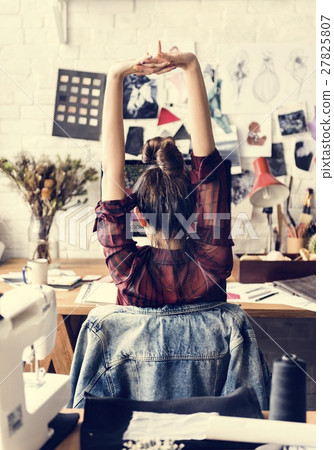 Fashion Designer Stylish Showroom Concept Fashion Designer Stylish Showroom Concept 27825807