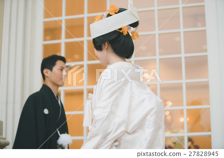 婚禮 結婚 穿著和服 27828945