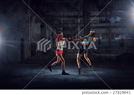 Women ultimate fighting 27829641