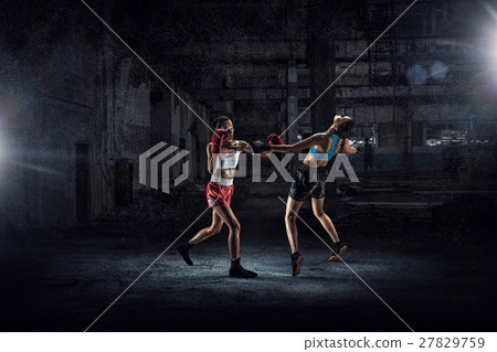 Women ultimate fighting 27829759