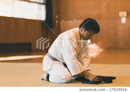 aikido, man's formal divided skirt, person 27829916
