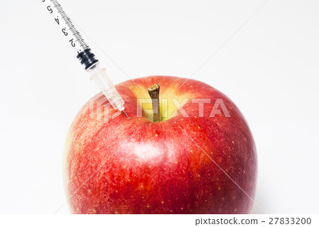 蘋果和注射器 27833200