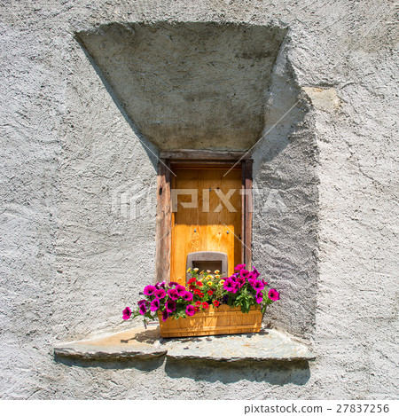 Typical Engadine window 27837256