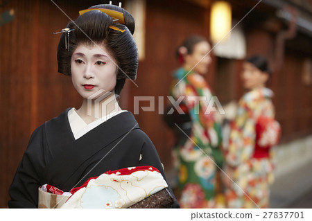 Geiko walking in Chaya Street 27837701