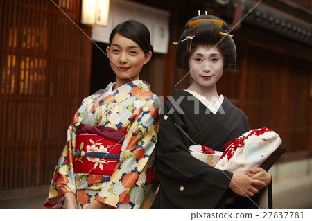 藝妓和和服女性肖像 27837781