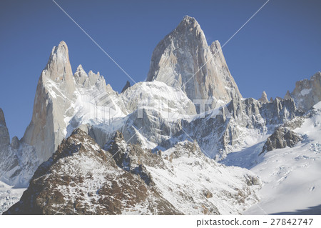 Autumn in Fitz Roy Moutain, Patagonia, El Chalten Autumn in Fitz Roy Moutain, Patagonia, El Chalten 27842747