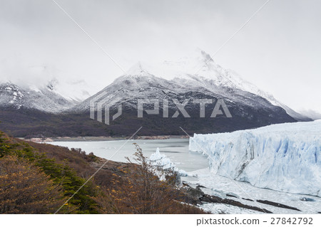 Glacier Perito Moreno, National Park Los Glasyares 27842792