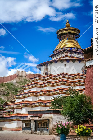 Buddhist Kumbum chorten in Gyantse 27843146