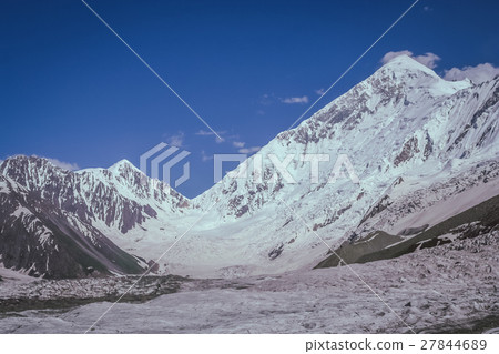 Massive glacier Massive glacier 27844689