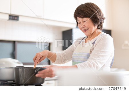 高級女人做飯 27847549