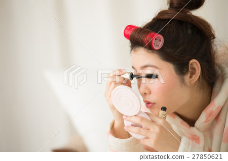 一個女人要彌補 一個女人要彌補 27850621