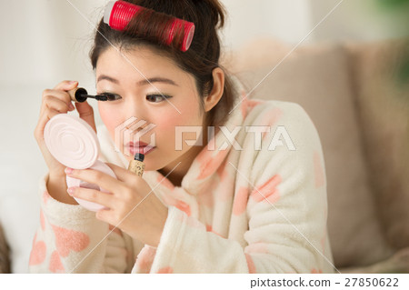 一個女人要彌補 一個女人要彌補 27850622