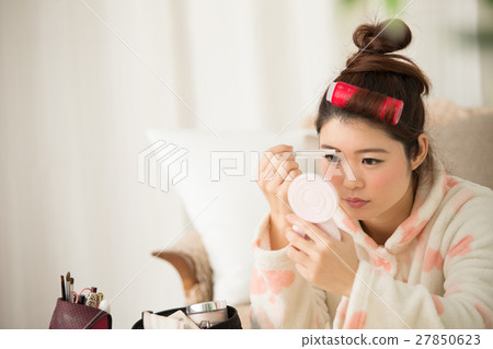 一個女人要彌補 一個女人要彌補 27850623