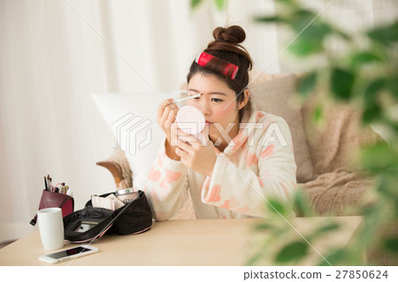 一個女人要彌補 27850624