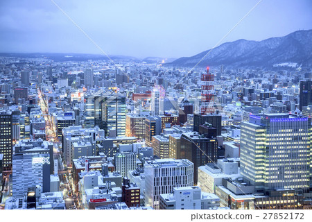 冬天的札幌街頭（傍晚的風景） 27852172