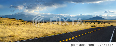 Beautiful endless wavy road in Arizona desert 27854547