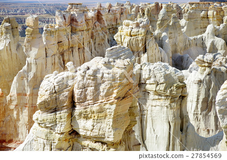 Stunning sandstone hoodoos in Coal Mine Canyon 27854569