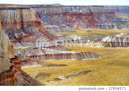 Stunning sandstone hoodoos in Coal Mine Canyon 27854571