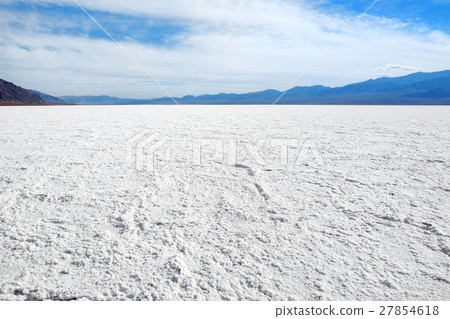 Salt crust in Badwater Basin, Death Valley 27854618